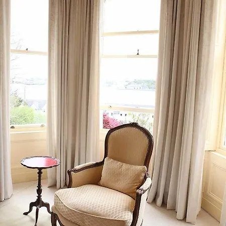 Oakhurst House 5*